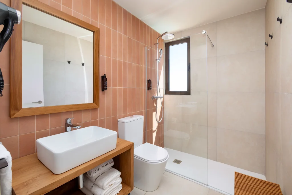 junior-suite-sea-views-bathroom